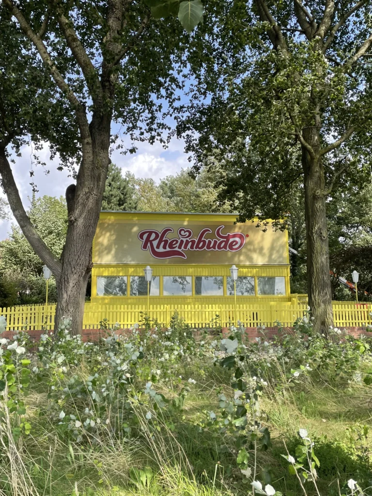 DHL-gelbe Fassade
